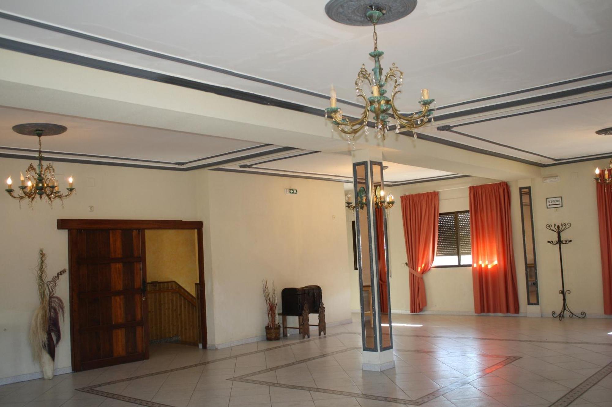 Torrejón el Rubio Hotel Carvajal מראה חיצוני תמונה