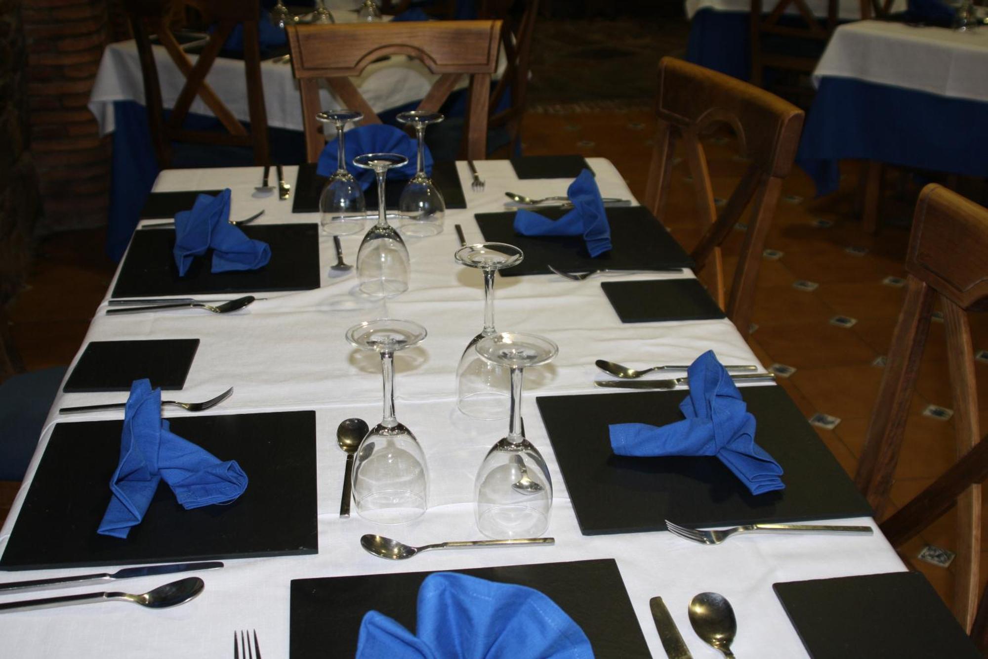 Torrejón el Rubio Hotel Carvajal מראה חיצוני תמונה