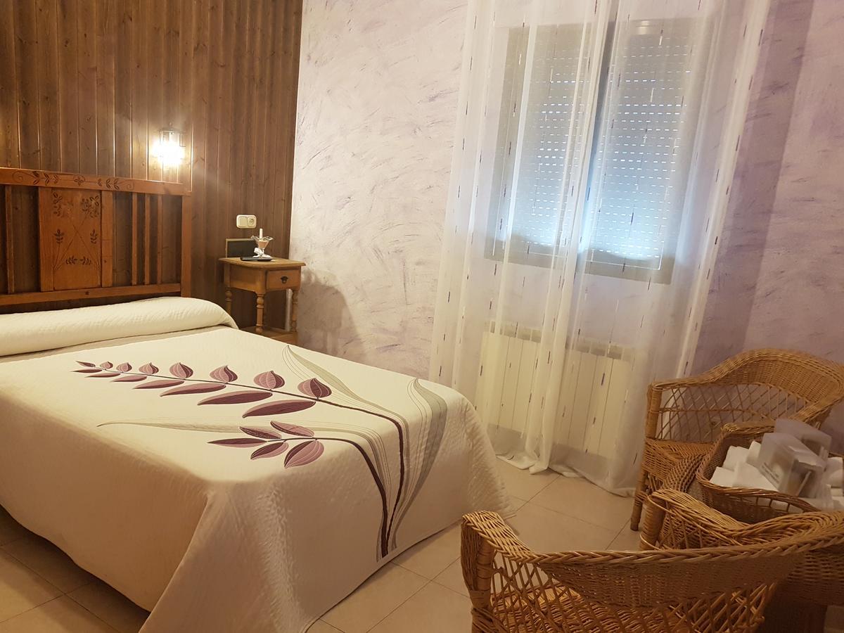 Torrejón el Rubio Hotel Carvajal מראה חיצוני תמונה