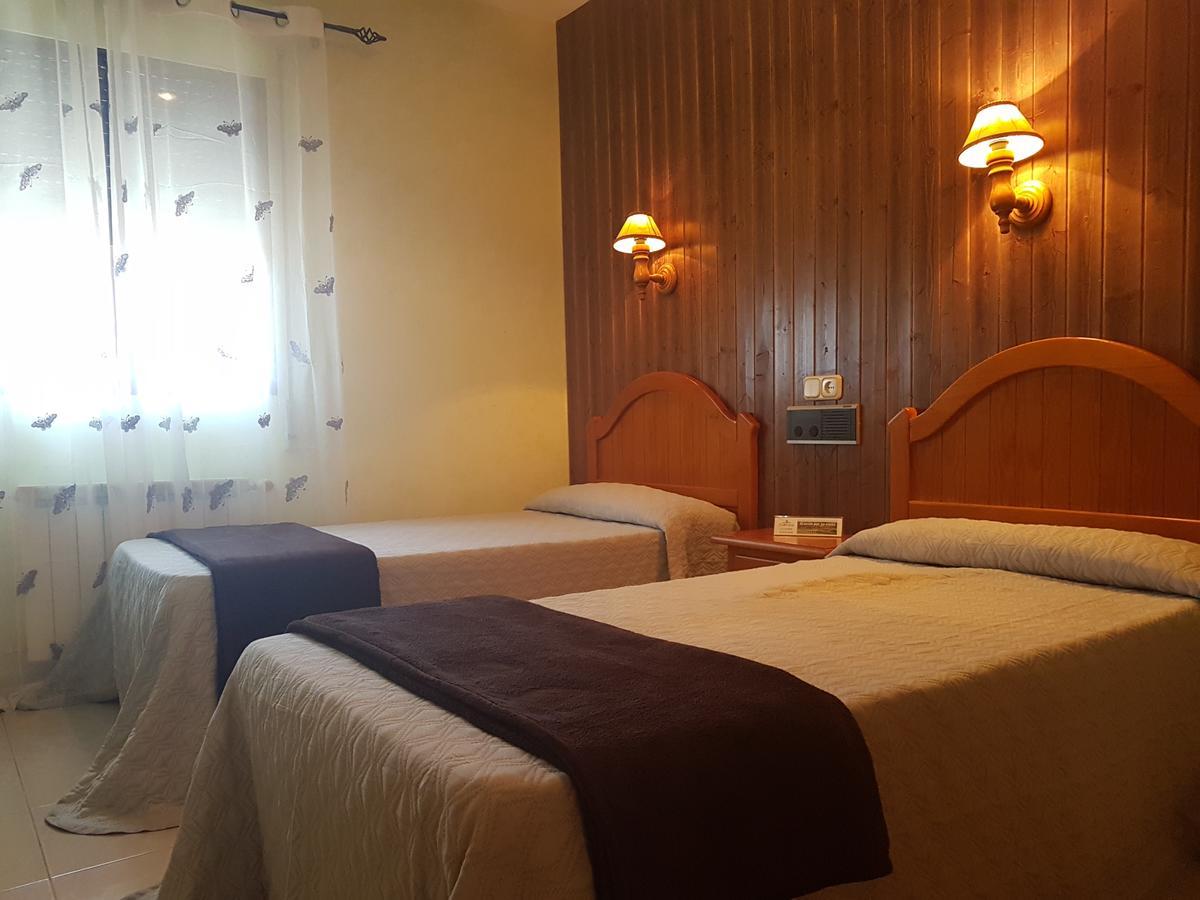 Torrejón el Rubio Hotel Carvajal מראה חיצוני תמונה
