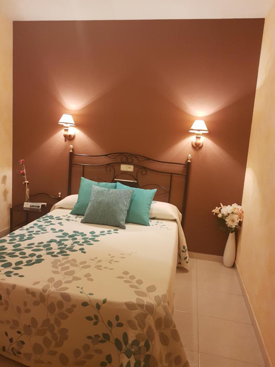 Torrejón el Rubio Hotel Carvajal מראה חיצוני תמונה