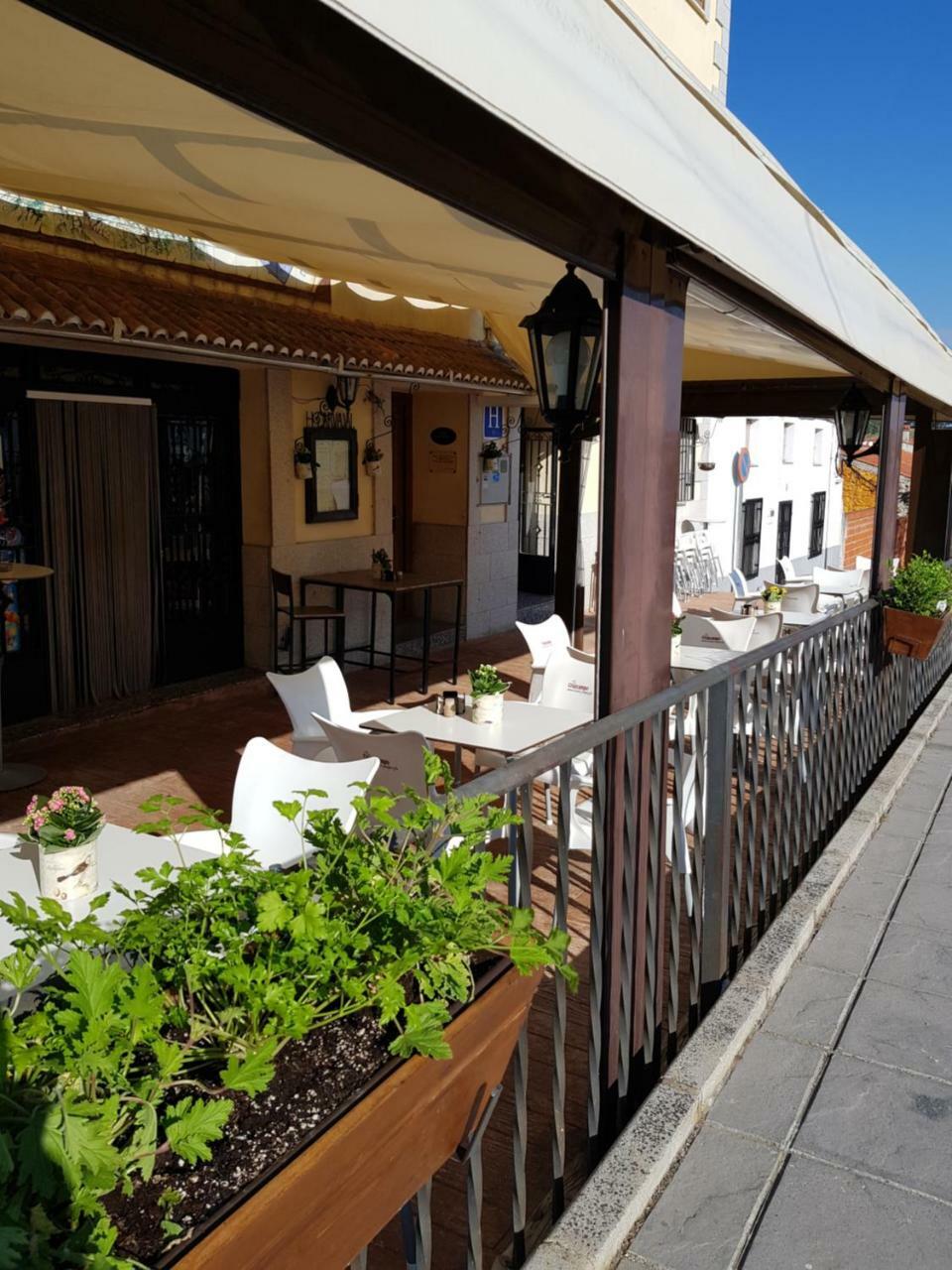 Torrejón el Rubio Hotel Carvajal מראה חיצוני תמונה