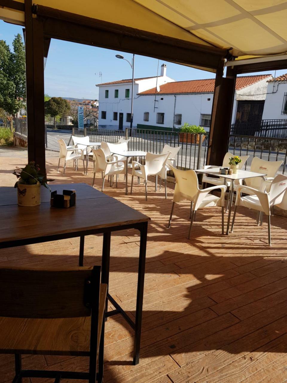 Torrejón el Rubio Hotel Carvajal מראה חיצוני תמונה
