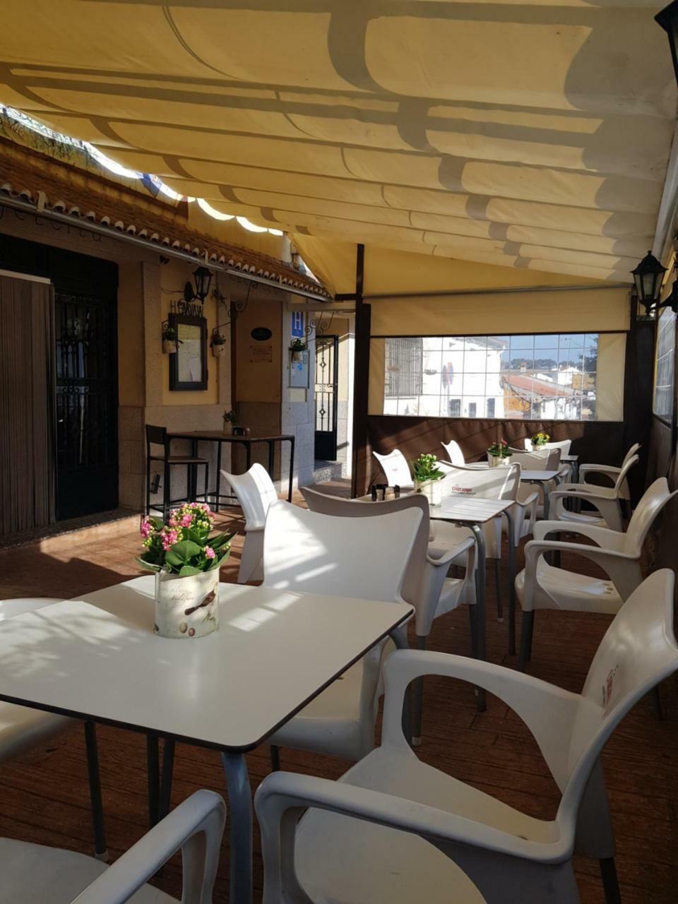Torrejón el Rubio Hotel Carvajal מראה חיצוני תמונה